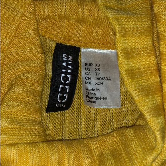 H&M yellow turtleneck - Picture 2 of 2